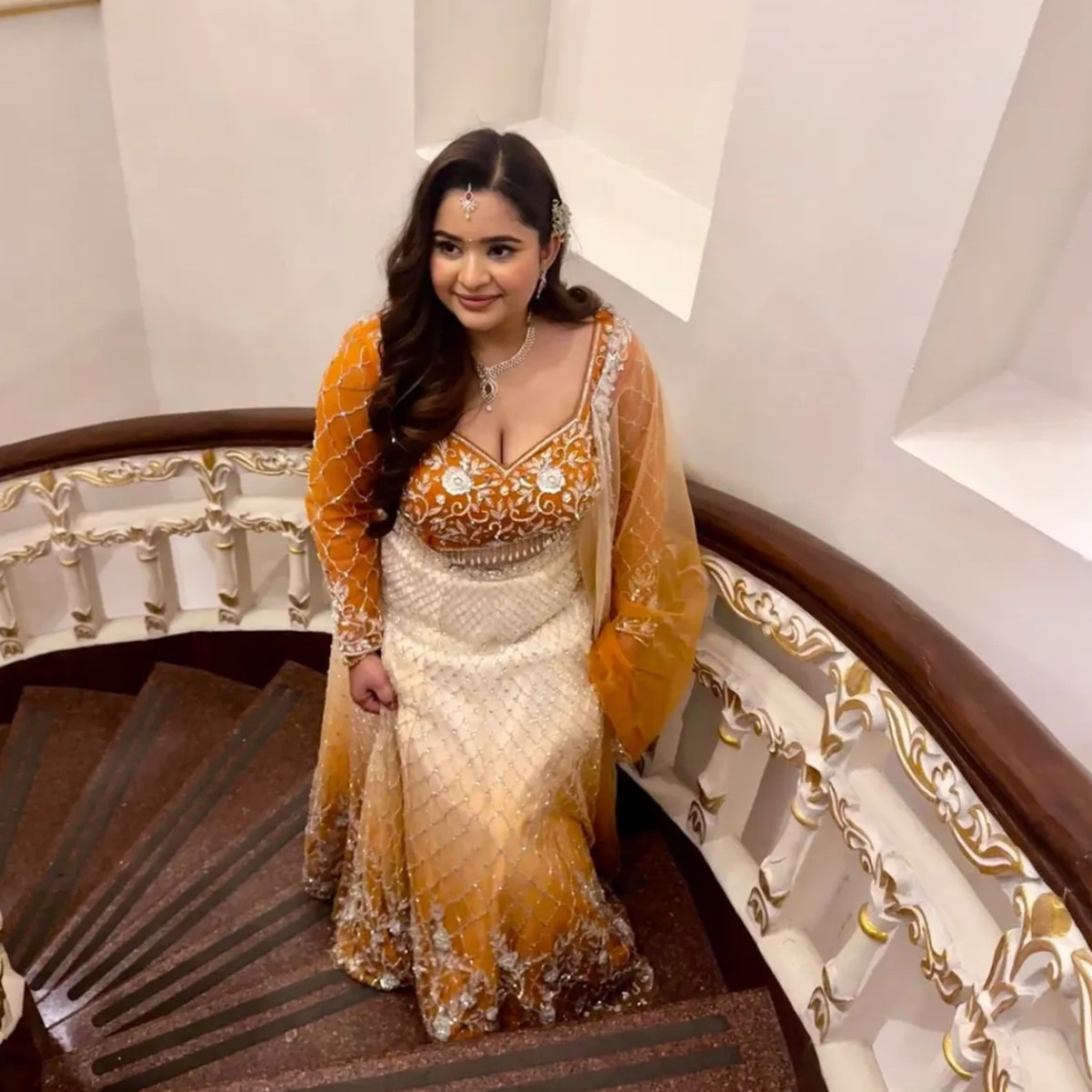 Full hand embroidery lehenga settings