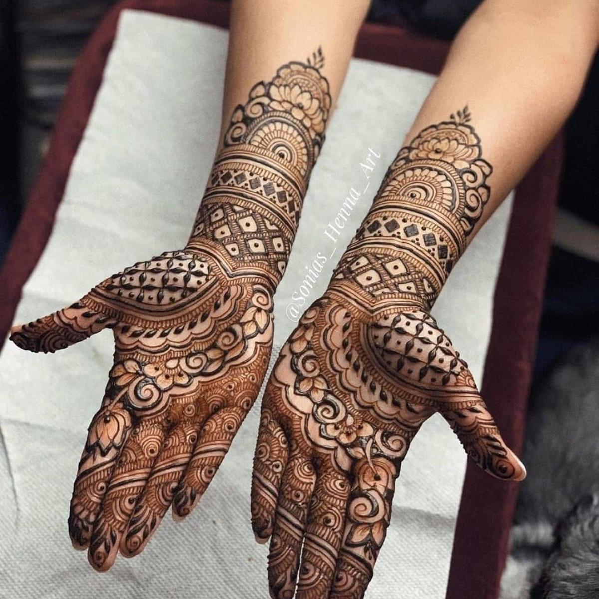 💍 Bridal Signature Mehendi