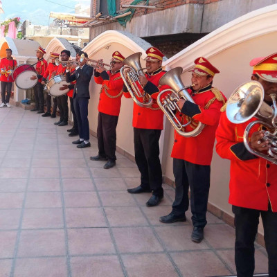 Naumati band baja 11 People